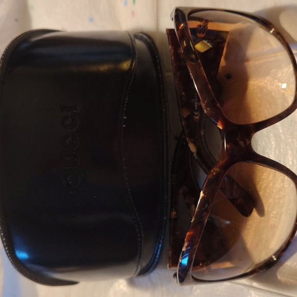 GUCCI SUNGLASSES - Picture 1 of 7